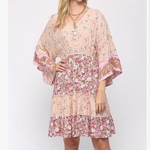 🆕 Love Kuza Los Angeles Blush Floral Tiered Bell-Sleeve Dress - Picture 1 of 12